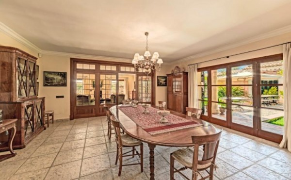 Prestigious villa estate with panoramic views and absolute privacy image 11