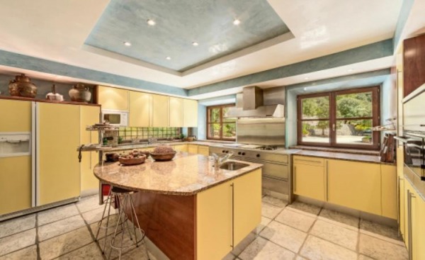 Prestigious villa estate with panoramic views and absolute privacy image 12