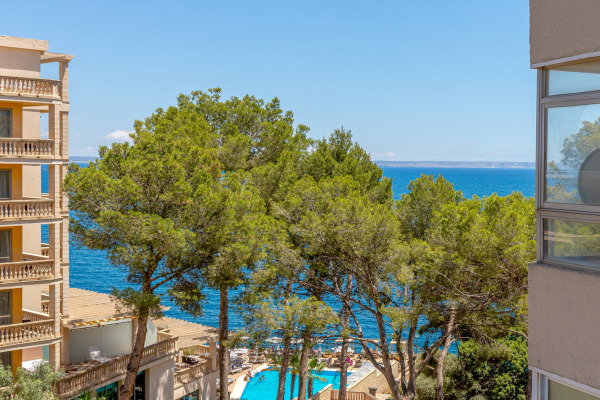 Modern apartment with partial sea view in a complex right by the sea image 4