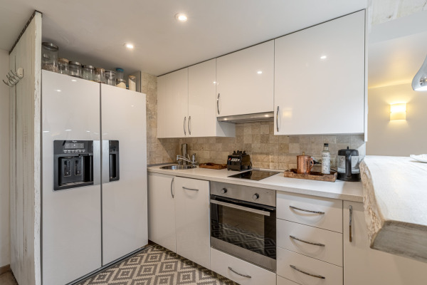 Modern apartment with partial sea view in a complex right by the sea image 7