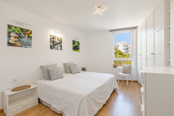 Modern apartment with partial sea view in a complex right by the sea image 8