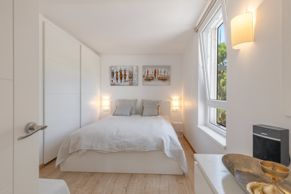 Modern apartment with partial sea view in a complex right by the sea image 10