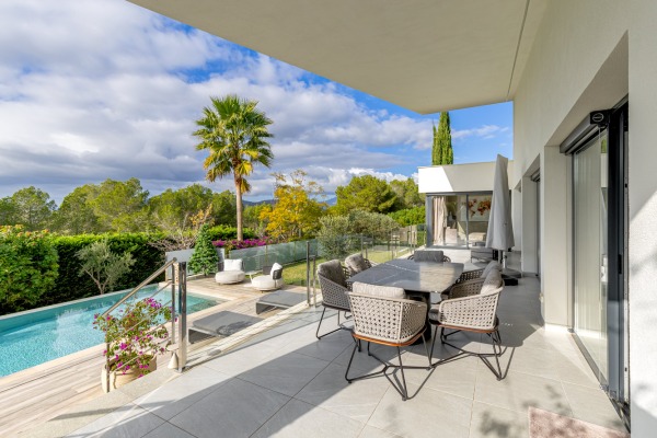 Modern villa with stunning views on a slight slope in Cala Vinyas image 2