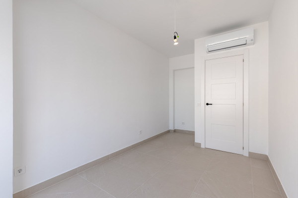 High-quality renovated apartment near the trendy Santa Catalina district image 9