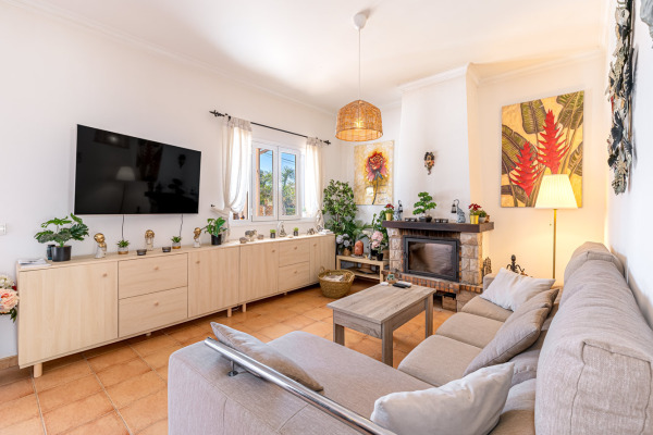 Mediterranean house with holiday rental license and pool in Cala Pi image 4