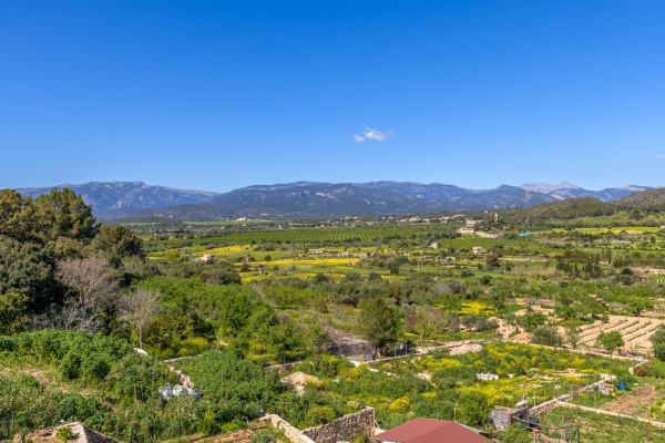 Modern design townhouse in the village of Sa Cabaneta near Palma