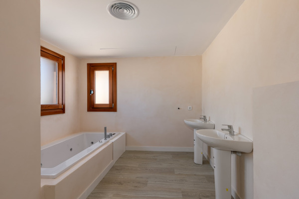 Stately newly built villa with stunning sea views in Camp de Mar image 8