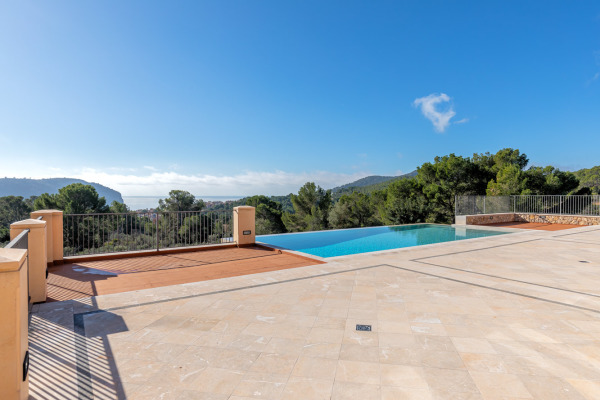 Stately newly built villa with stunning sea views in Camp de Mar image 10