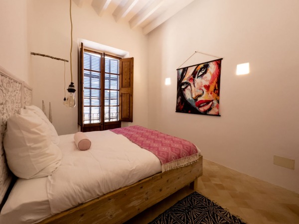 Renovated townhouse with 2 residential units and ETV license for 8 people image 4