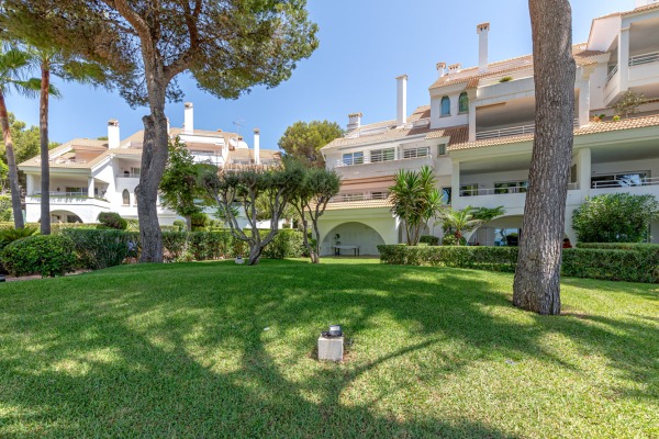 High quality modernized penthouse in an exclusive seafront complex image 12