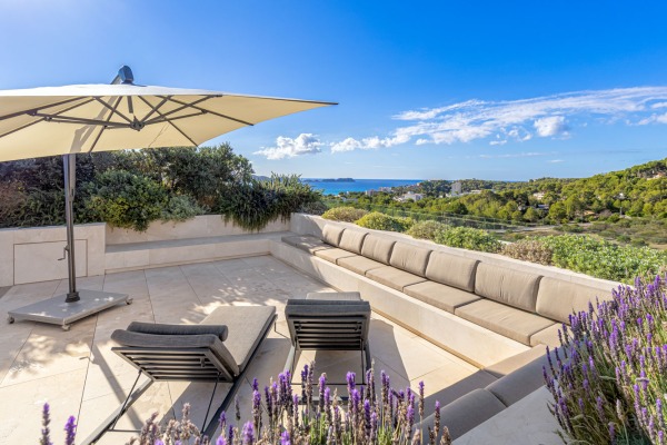 Sea view penthouse as new in a luxurious residential complex in Paguera