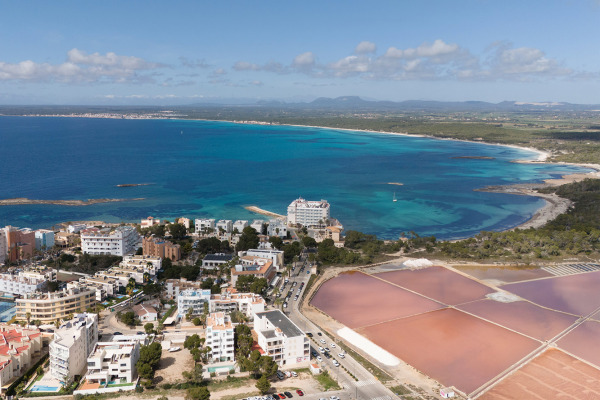 New build apartment with private garden close to the sea and beach image 5