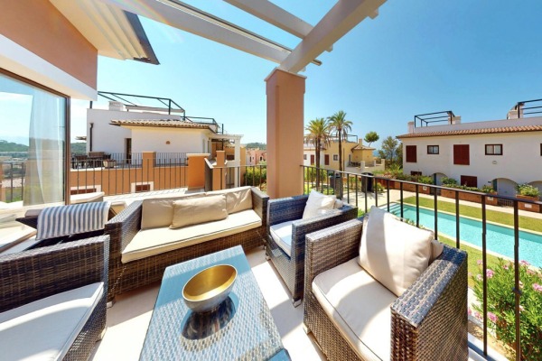 Mediterranean terraced house with stunning sea views from the roof terrace