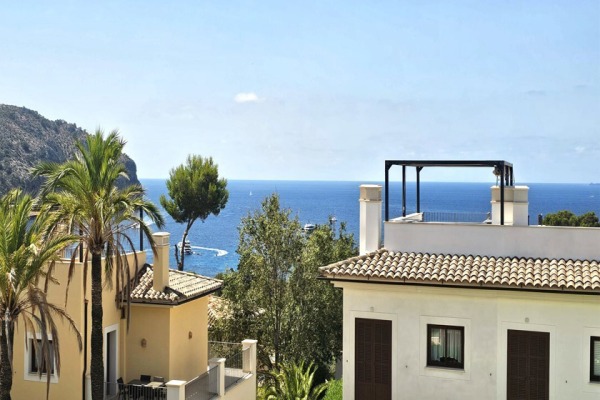 Mediterranean terraced house with stunning sea views from the roof terrace image 2