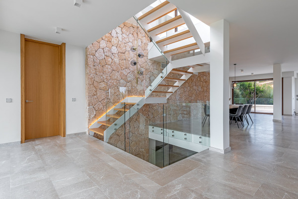 Modern luxury villa with sea views in Santa Ponsa image 4