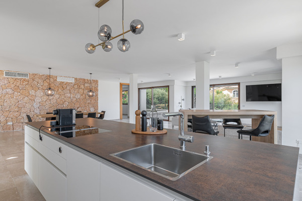 Modern luxury villa with sea views in Santa Ponsa image 8