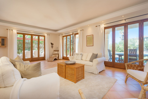 Mediterranean villa in a popular, quiet location in Nova Santa Ponsa image 3