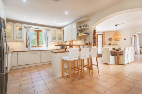 Mediterranean villa in a popular, quiet location in Nova Santa Ponsa image 6