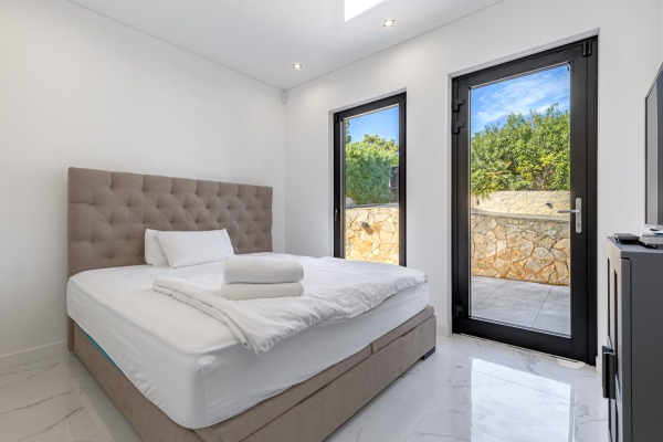 Exclusive villa with pool in Santa Ponsa on the southwest coast image 11