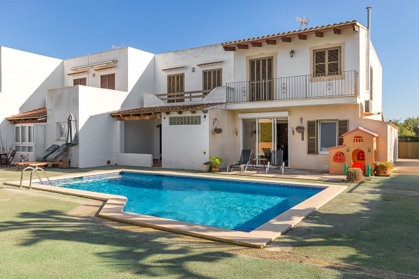 Mediterranean terraced house near the harbor in Portocolom image 2