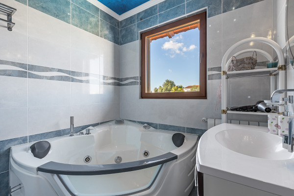 Mediterranean terraced house near the harbor in Portocolom image 9