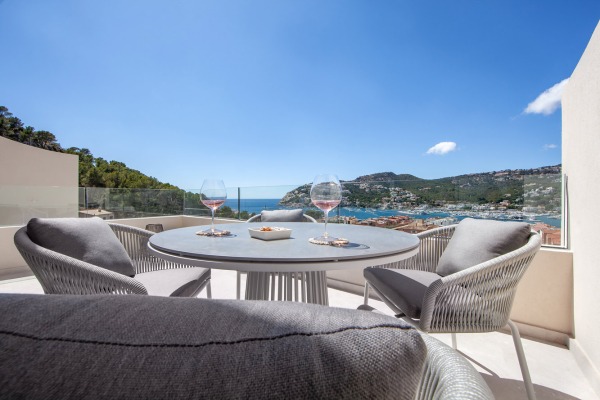 Modernized townhouse with stunning views of the port of Port Andratx