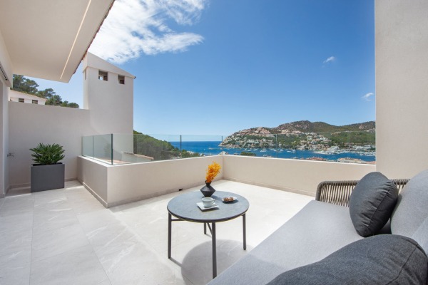 Modernized townhouse with stunning views of the port of Port Andratx image 3