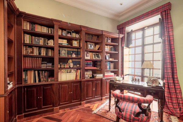 Historic city palace from the 19th century in the old town of Palma image 9