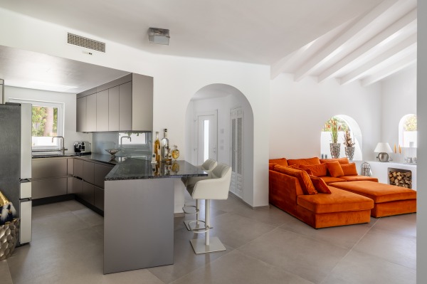 Mediterranean villa with private pool directly on the golf course image 6