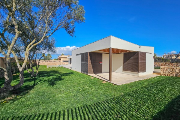 Recently built villa near the coast in Sa Torre in the south of Mallorca