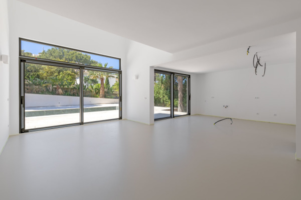 Completely renovated villa with holiday rental licence in Santa Ponsa image 5