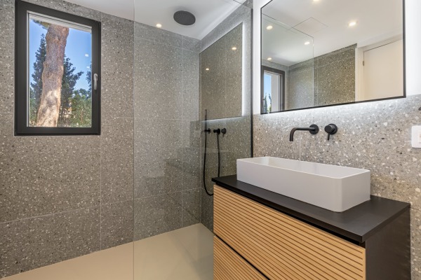 Completely renovated villa with holiday rental licence in Santa Ponsa image 11