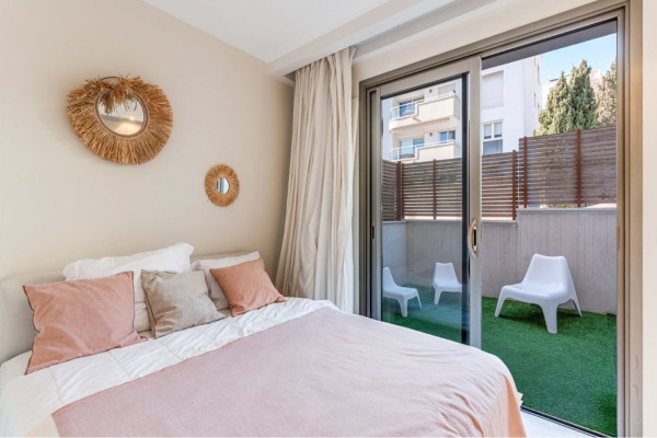 Modern, furnished apartment in a small residential complex in Cala Mayor image 7