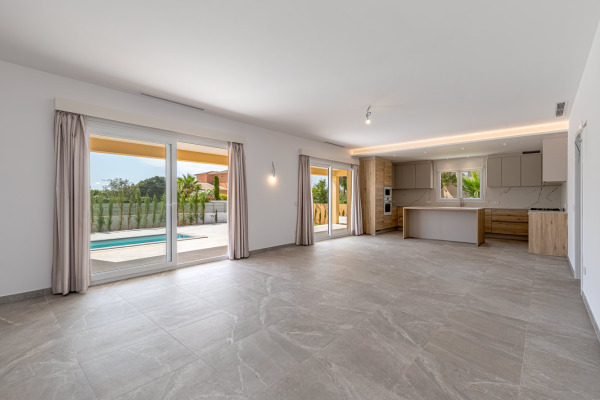 Modern new build villa with pool in Sa Rapita image 4