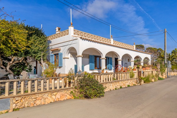 Mediterranean villa with south-west orientation directly by the sea image 2