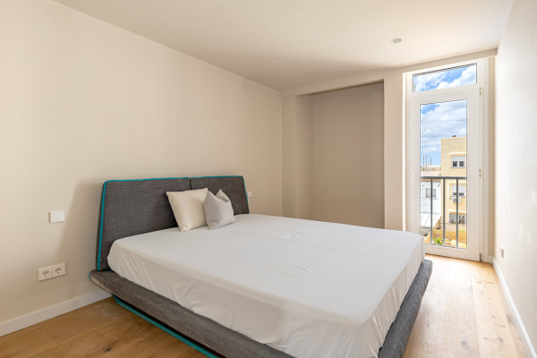 Completely modernised apartment in a popular location in El Molinar / Portixol image 7