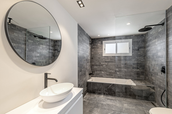 Completely modernised apartment in a popular location in El Molinar / Portixol image 8