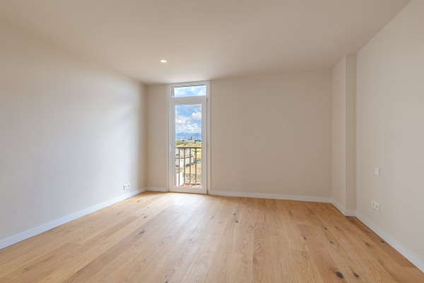 Completely modernised apartment in a popular location in El Molinar / Portixol image 9