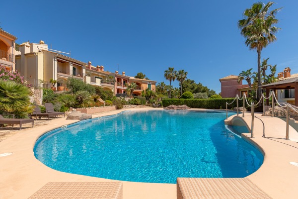 Elegant garden apartment with south-facing terrace in Golf Santa Ponsa image 3