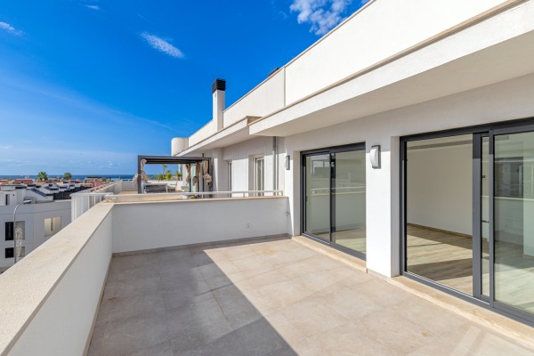 Modern new-build house with sea views in a prime location in Portixol