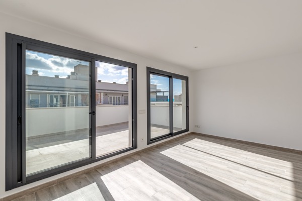 Modern new-build house with sea views in a prime location in Portixol image 3