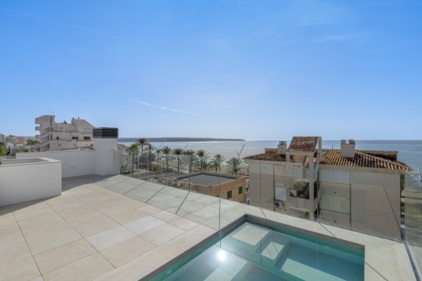 New penthouse with private pool in central beach location on Playa de Palma image 2