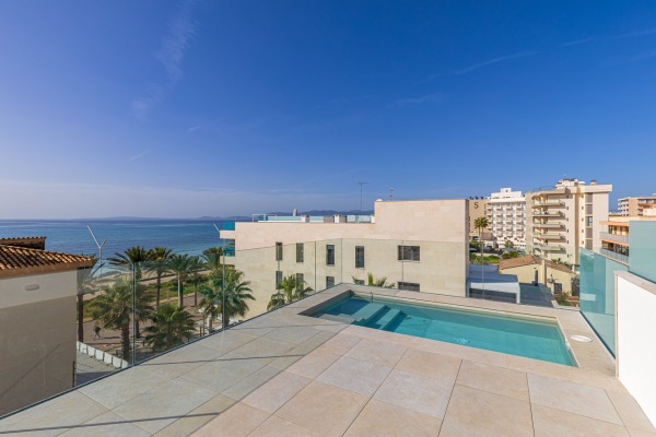 New penthouse with private pool in central beach location on Playa de Palma image 3