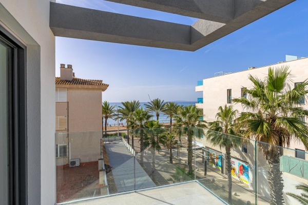 New penthouse with private pool in central beach location on Playa de Palma image 4