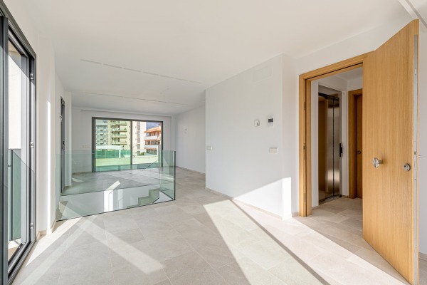 New penthouse with private pool in central beach location on Playa de Palma image 8