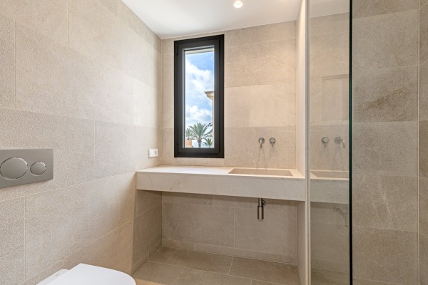 New penthouse with private pool in central beach location on Playa de Palma image 9