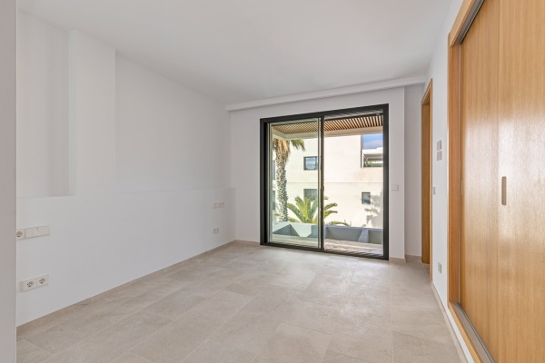 New penthouse with private pool in central beach location on Playa de Palma image 10