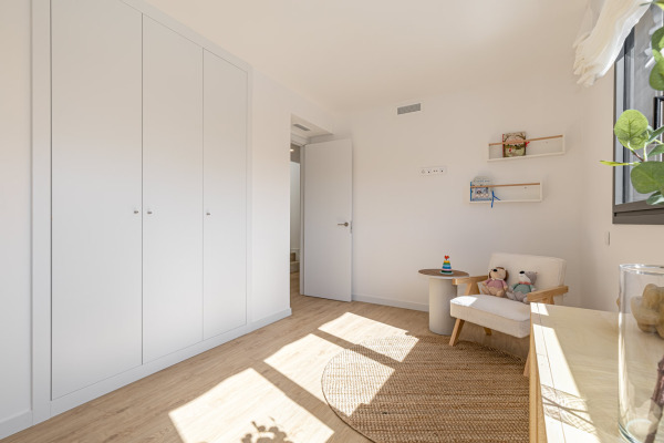New semi-detached houses with private pool and partial sea views image 10