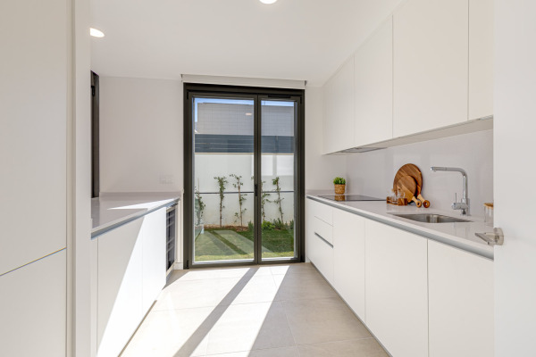 New semi-detached houses with private pool and partial sea views image 11