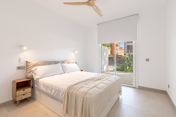 Like-new apartment with a private pool available for long-term rent image 10